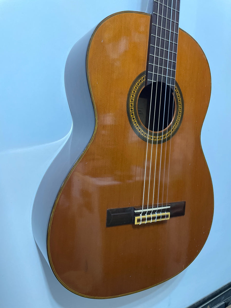 YAMAHA　C-200 少しだこんありですがまあまあ綺麗です YAMAHA C-200 ヤマハ 【 エミフルMASAKI店 】 | 島村楽器