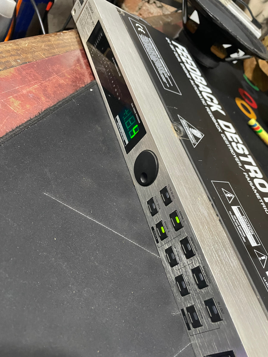 BEHRINGER FEEDBACK DESTROYER 「DSP 1100P」 Behringer Dsp 1100P Feedback Destroyer/ Parametric Equalizer