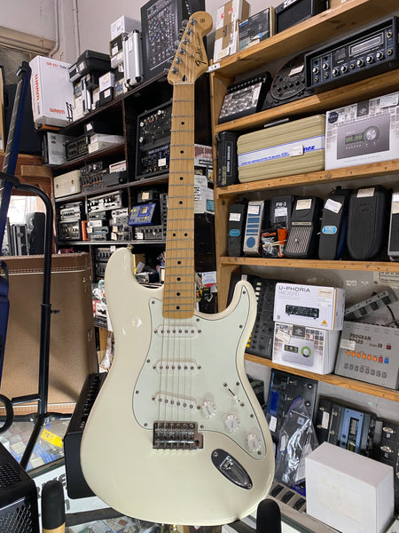 Fender - Stratocaster