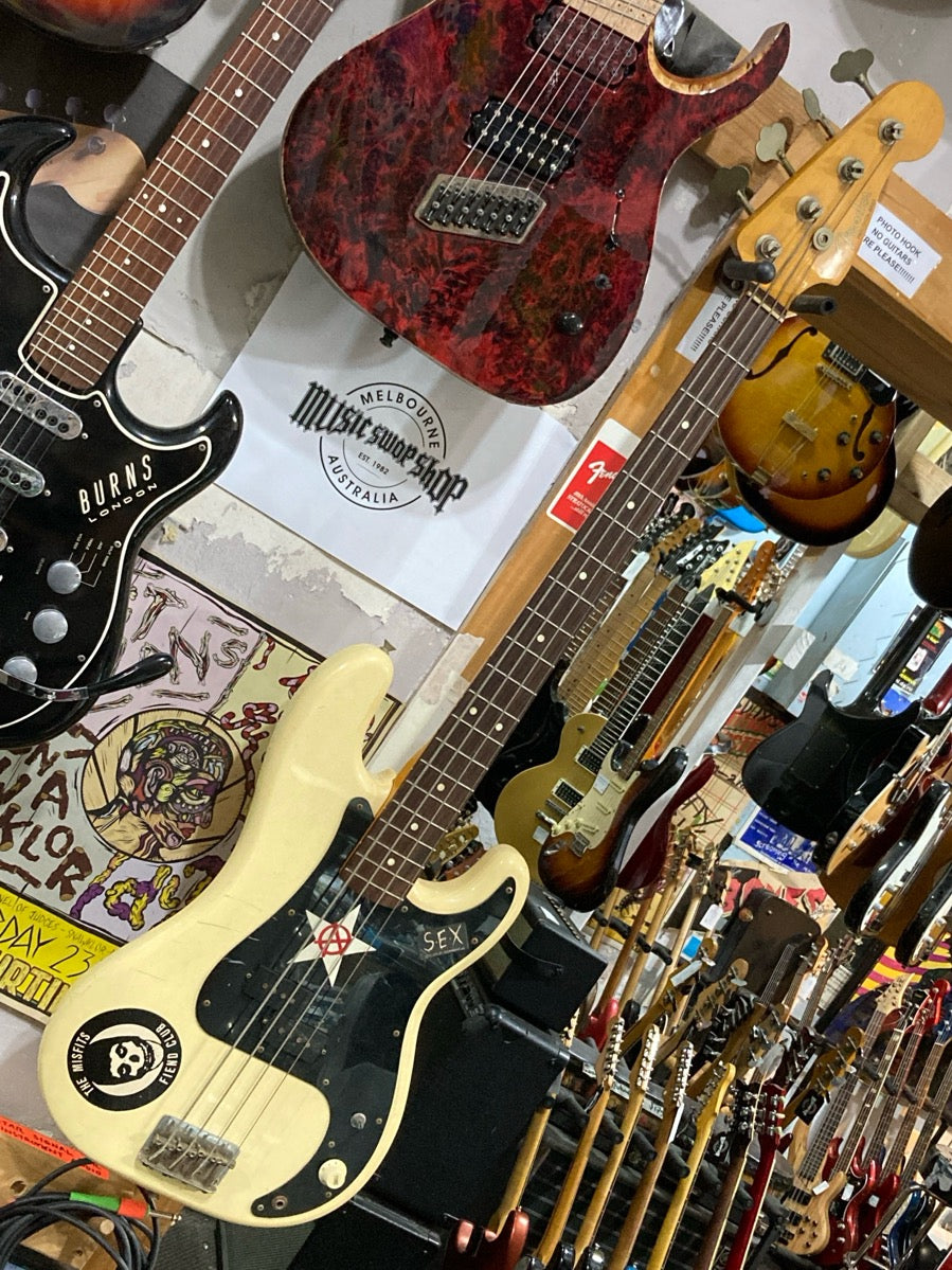 Fender - Precision Bass PB62-70 – musicswopshop