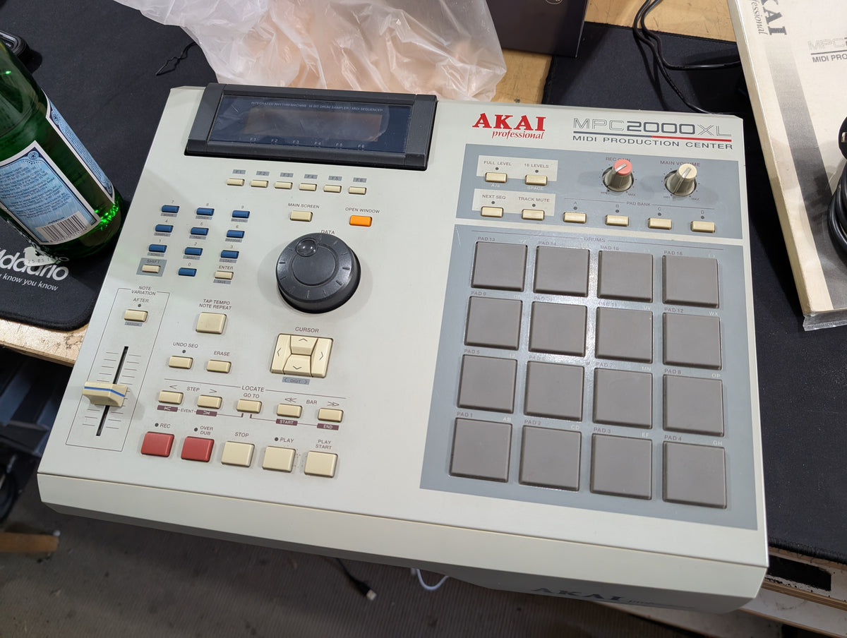 AKAI - MPC2000XL – musicswopshop