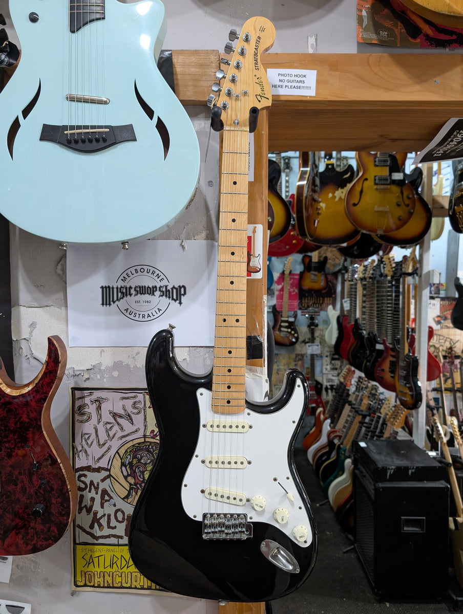 ギター Fender Stratocaster ST72SC Fender - ST-72 Stratocaster
