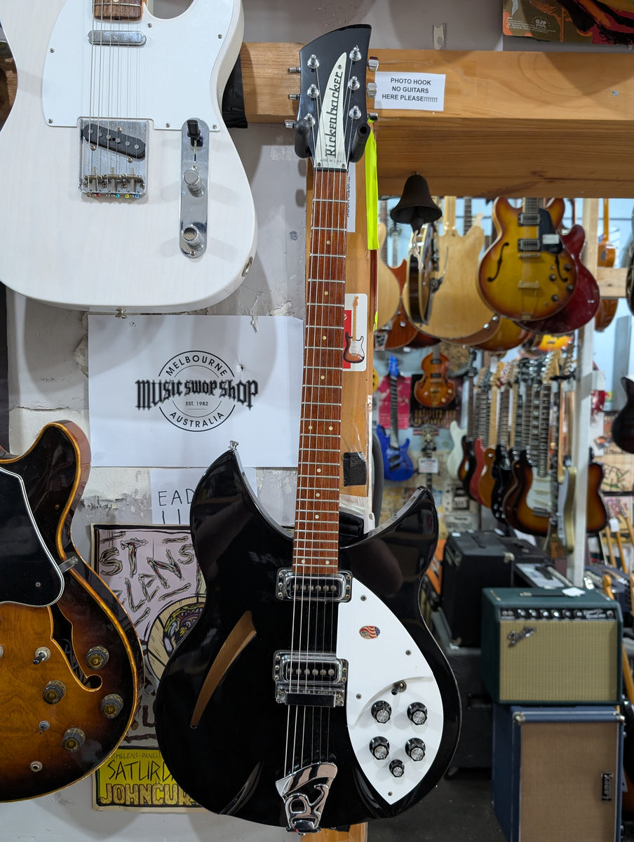 Rickenbacker - 330 – musicswopshop