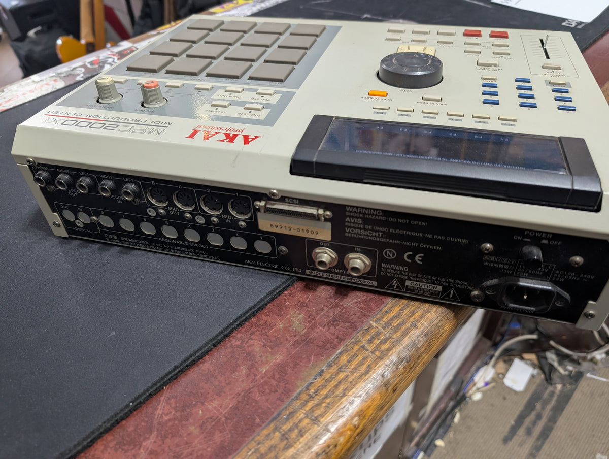 AKAI - MPC2000XL – musicswopshop