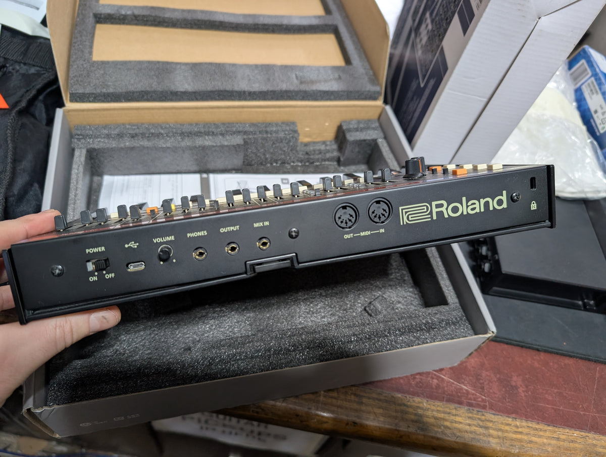 Roland - JU-06A & K-25M – musicswopshop