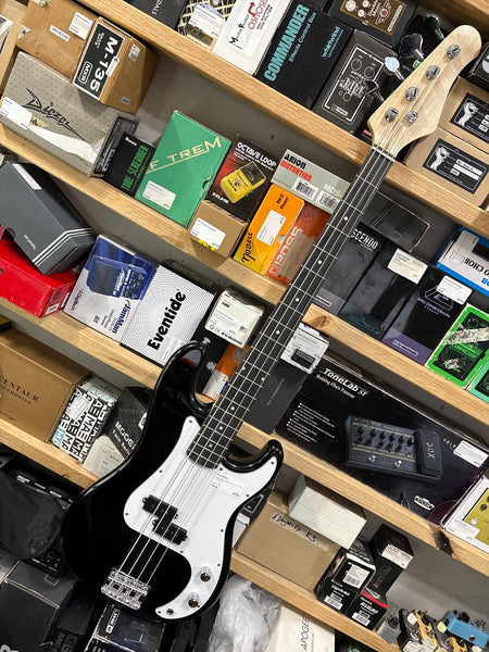 Unbranded - Bass