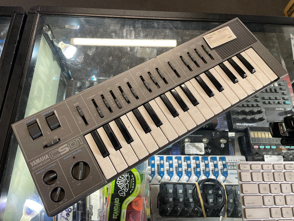 YAMAHA - CS01