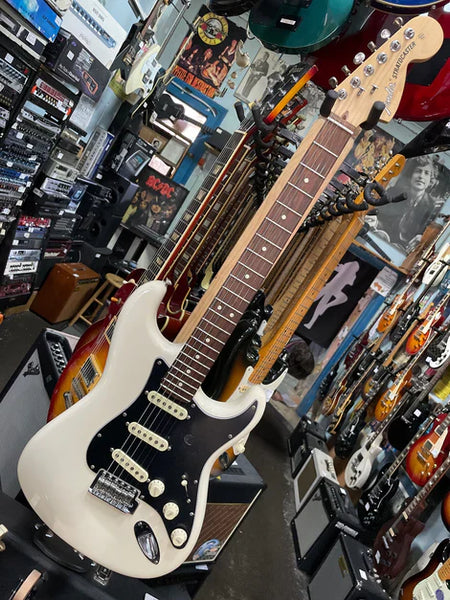 Fender - Stratocaster - Performer