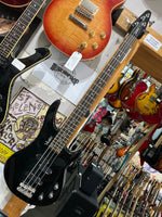 Vester - Bass
