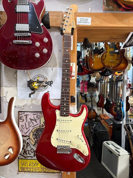 Fender - Standard Stratocaster