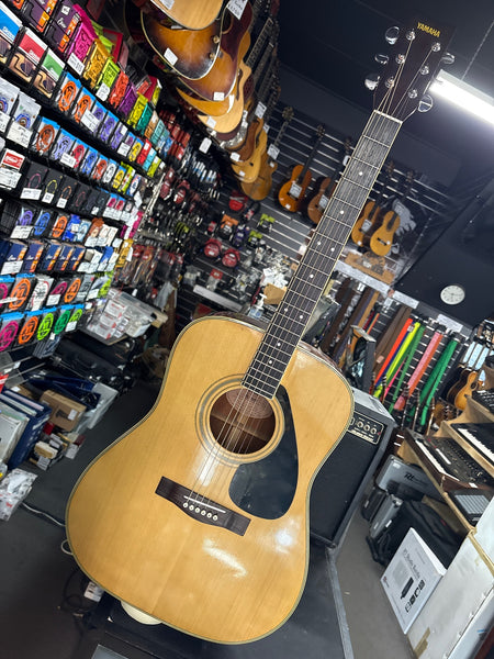 YAMAHA - FG-200D