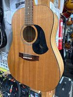 Maton - M225