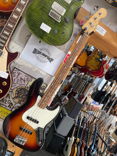 Fender - Jazz Bass