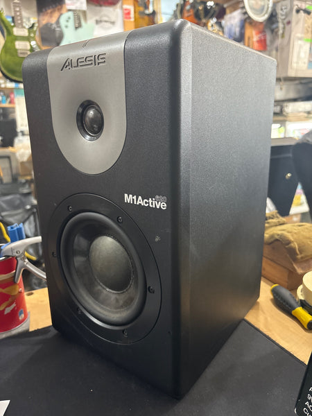 Mackie - M1Active 620
