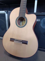 Valencia VC704CE