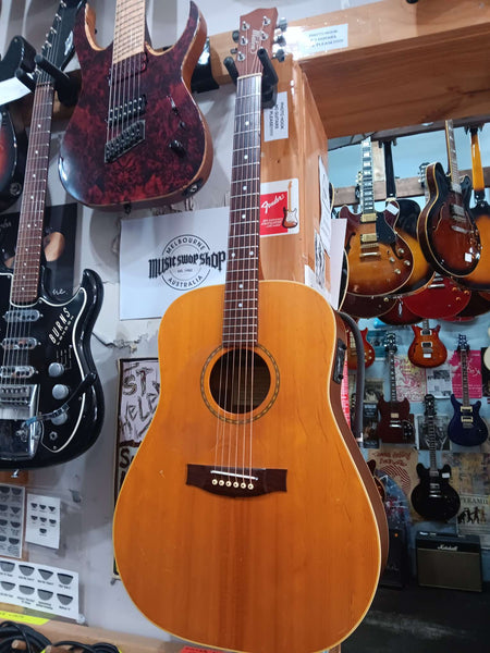 Maton - M325