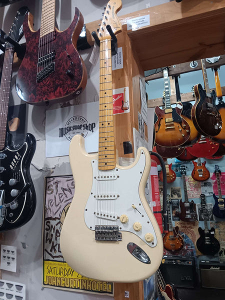 Fender - ST-68 Stratocaster