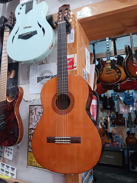 YAMAHA - C40