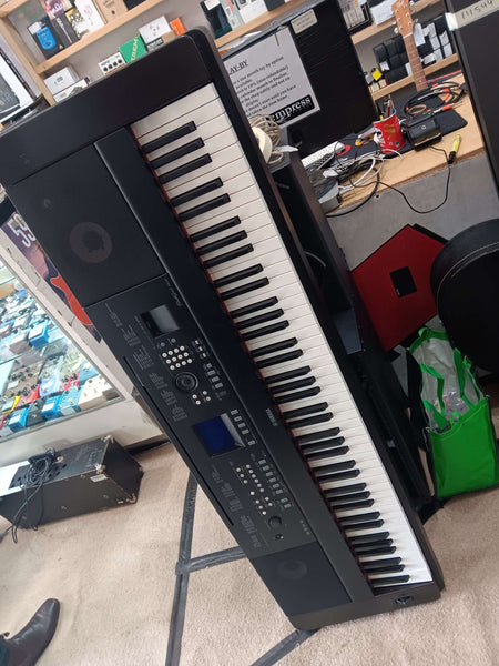 Yamaha - DGX-650