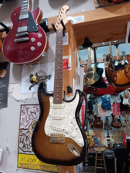 J & D Luthiers - Stratocaster Copy