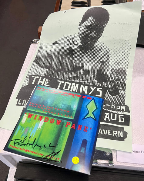 THE TOMMYS - Window Pane/Born To Follow