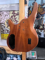 Status  - Graphite Bass