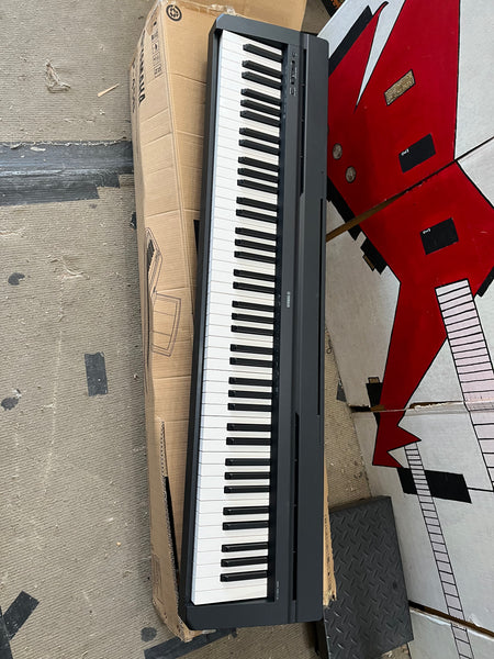 YAMAHA - P-45B