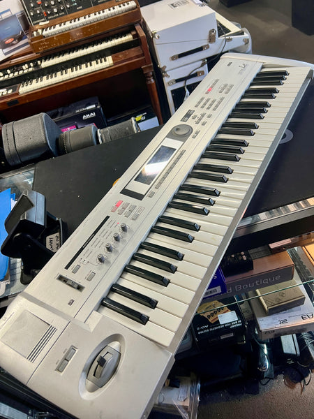 Korg - TRITON LE 61