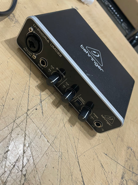 Behringer - UMC22