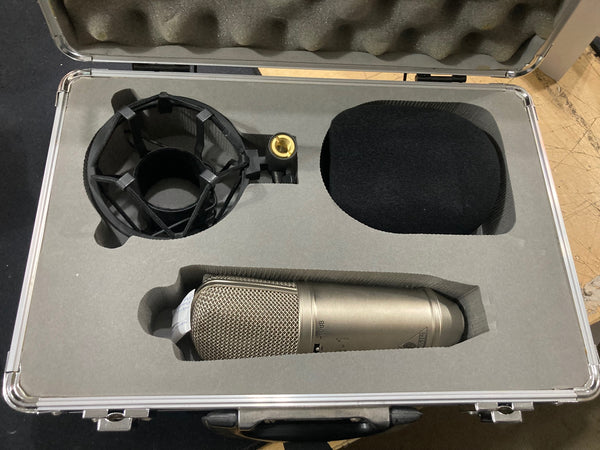 Behringer - B-1
