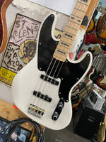 Squier - Paranormal Jazz Bass