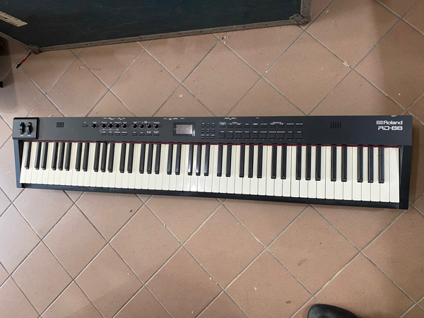 Roland - RD-88