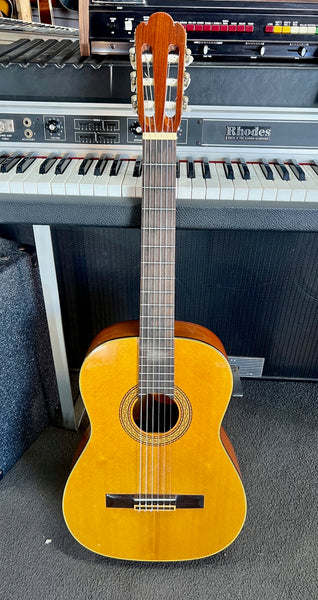 Abe Guitar / Zen-On - 520