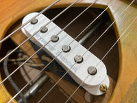 JL - Acoustic/Electric Lapsteel