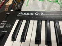 ALESIS - Q49