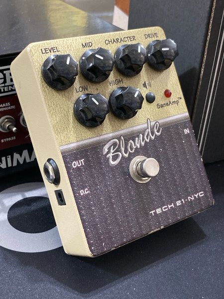 TECH 21 - Blonde