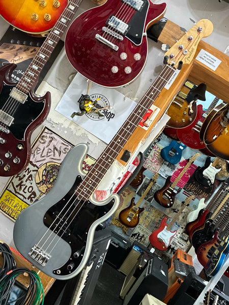 Fender - Precision Bass