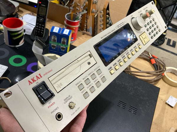 AKAI - S3000XL
