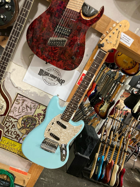 Fender - Mustang