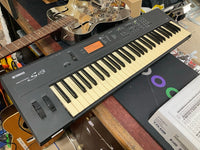 YAMAHA - S03