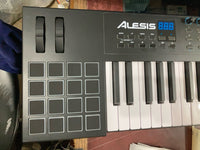 Alesis - Vi49