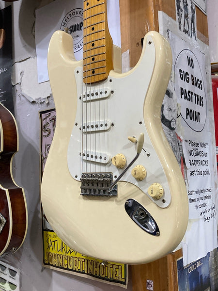 Fender - Stratocaster
