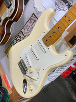 Fender - Stratocaster