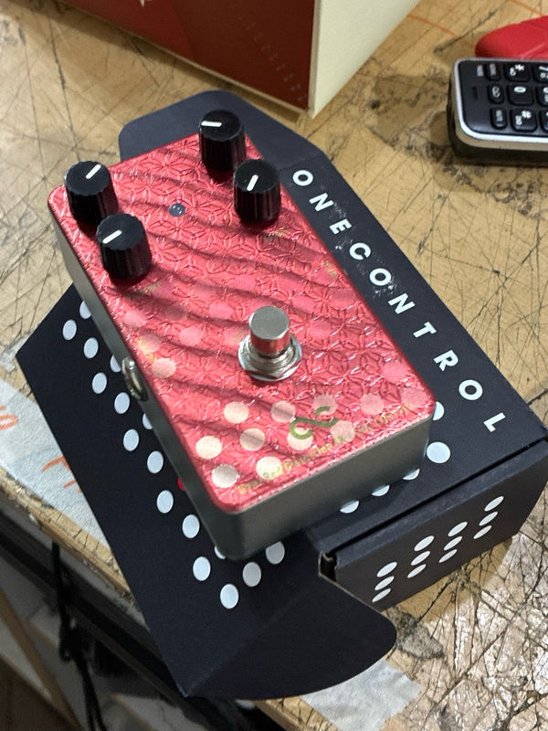 One Control - Dyna Red Distortion 4k – musicswopshop