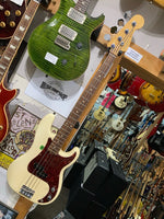 Fender - Precision Bass