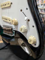 Fender - Standard Stratocaster