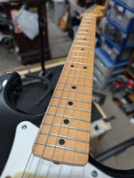 Fender - Standard Stratocaster