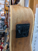 Maton - EM225C