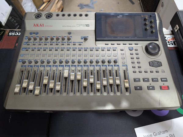 AKAI - DPS16