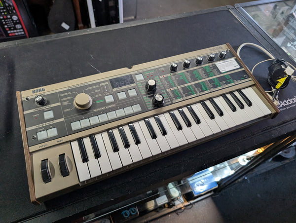 KORG - micro Korg Synthesiser/vocoder
